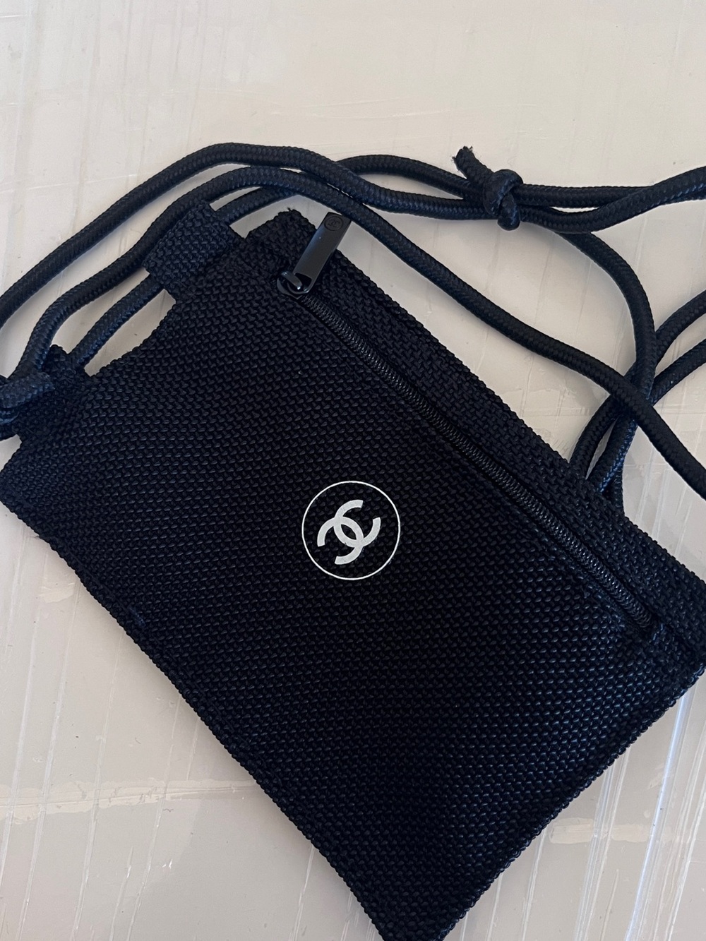 new! Chanel  Black cosmetic bag with Drawstring - Picture 6 of 9